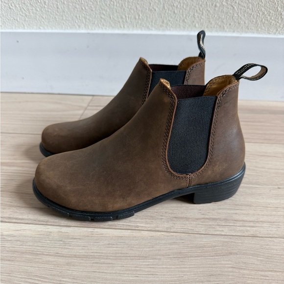Blundstone #1677 Rustic Brown Boots Like New - Picture 1 of 9